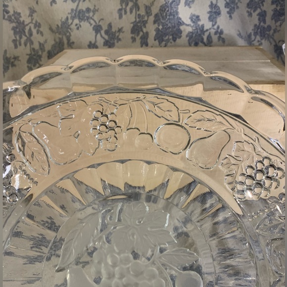 VTG Imperial Glass Pressed Glass 9" Paneled Bowl Frosted Fruit Scalloped Rim - Picture 5 of 12